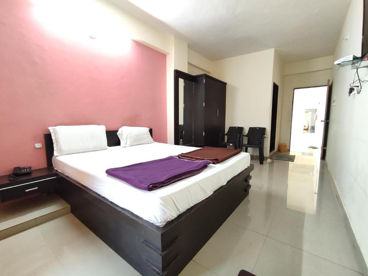 Hotel Vraj Rajpipla Экстерьер фото